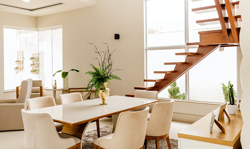 Pièce bien exposée et avec une bonne luminosité.