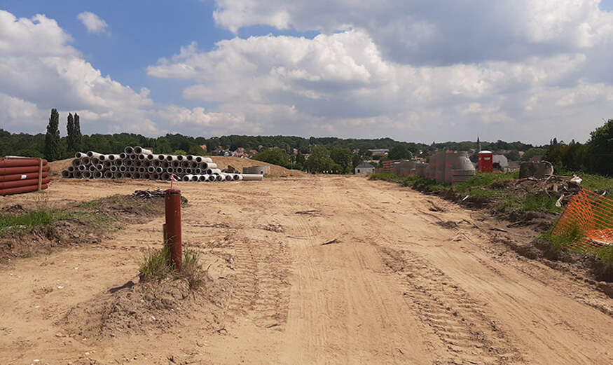 Une photo ilustrant la début de la phase des travaux pour le projet de la ZAC des prairies de la Juinières à Saint Chéron.